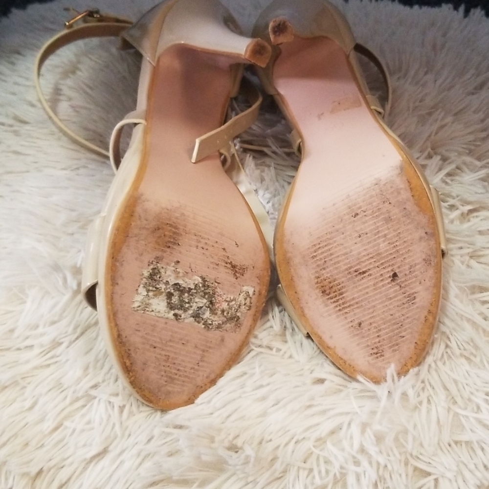 Heels - Picture 3 of 4